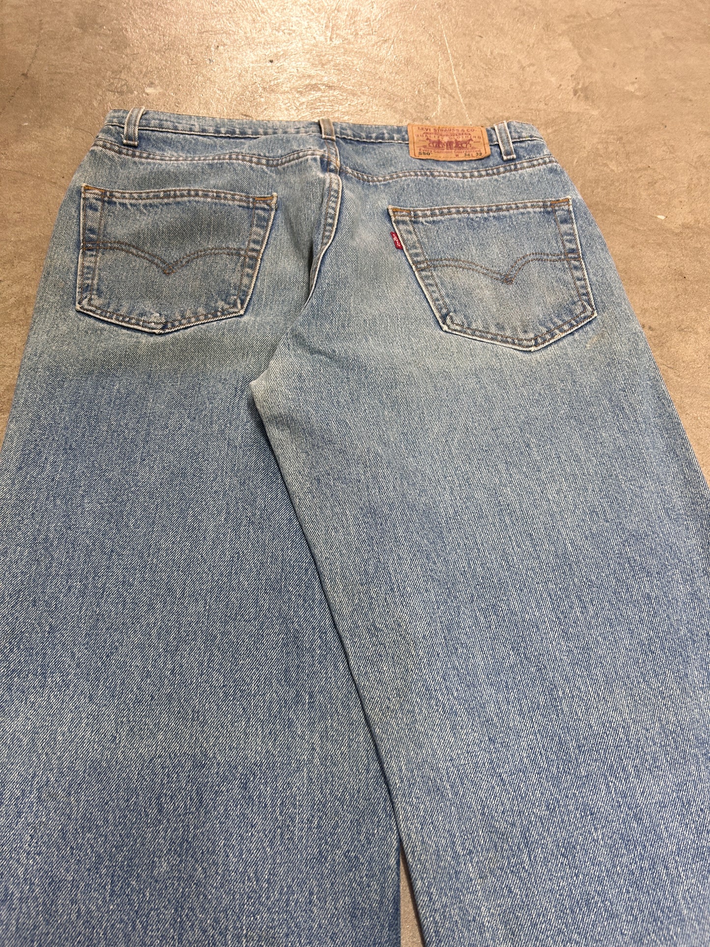 Vintage 00s Levi’s 550s - W36 x L32