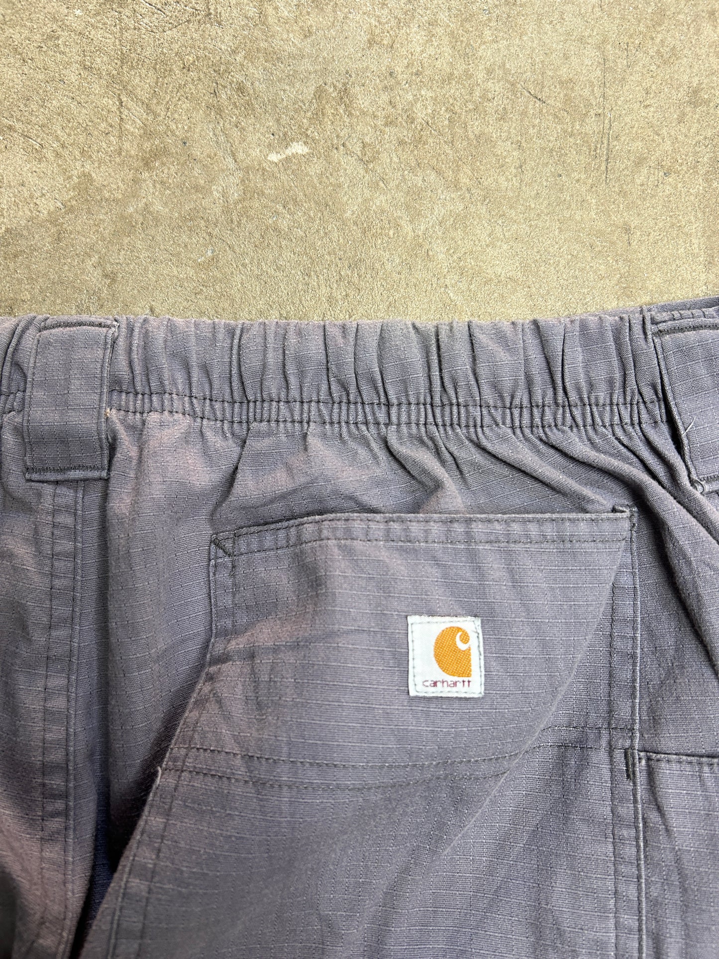 Men’s Vintage Carhartt Multi Cargo C54108 Pants - M