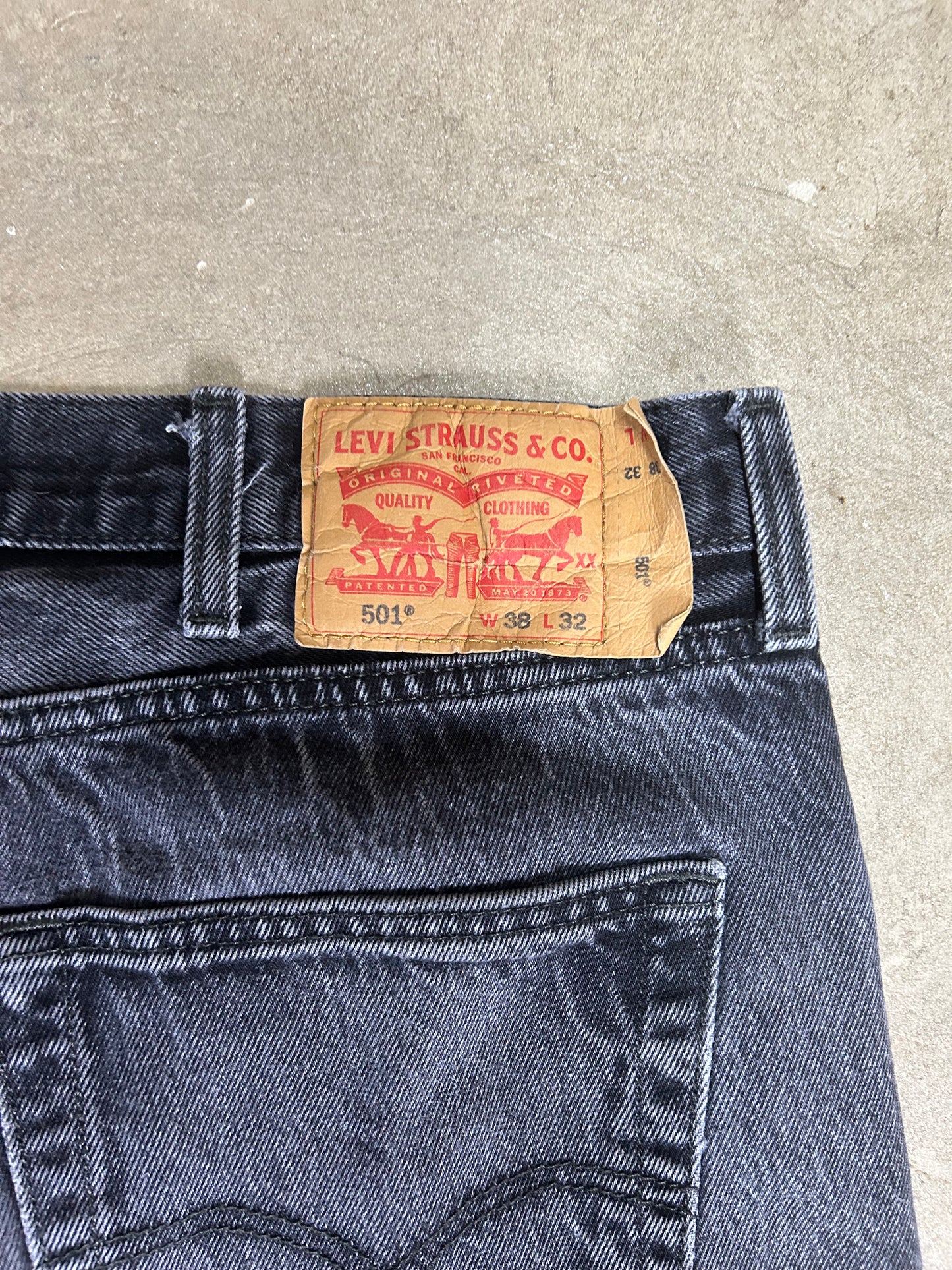 Vintage Levis 501s 38 x 32